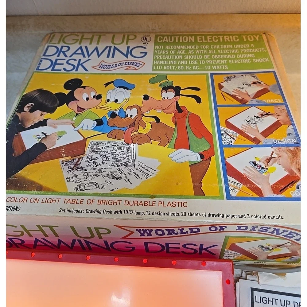 Vtg World of Disney by Lakeside Light Up Trace & Color Drawing‎ Desk Board #5340